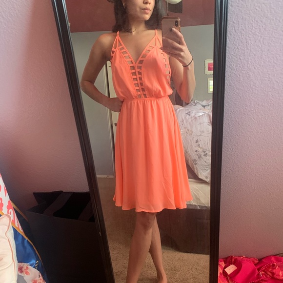 Neon peach cut out dress - Picture 2 of 3